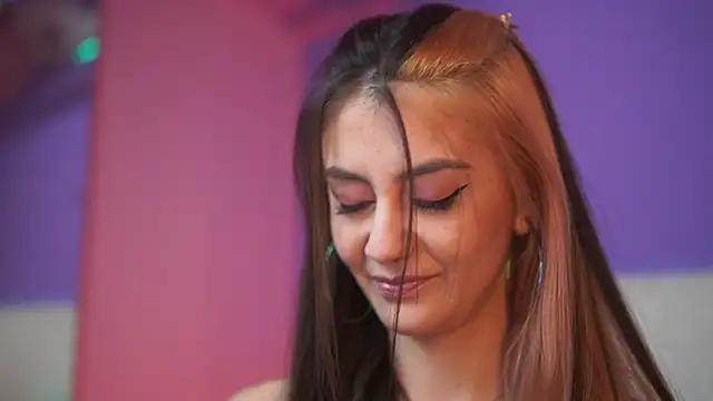 Snapshot of SabrinaHope chatting on November 12, 10:09 pm SabrinaHope online show from November 12, 10:09 pm