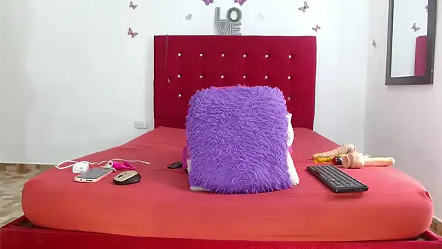 Snapshot of kattysex74 chatting on November 14, 3:11 pm kattysex74 online show from November 14, 3:11 pm