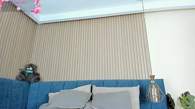 kathecute   online show from April 9, 1:38 am