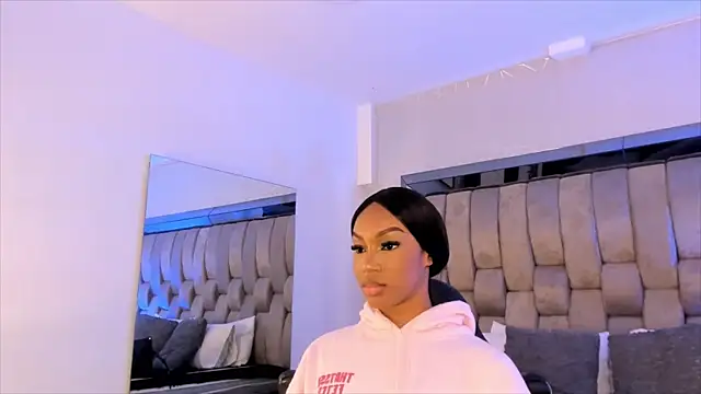 ChaynnaCooper online show from February 10, 12:29 pm