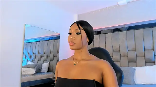 ChaynnaCooper online show from February 13, 6:05 pm