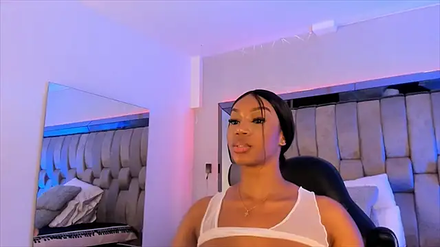 ChaynnaCooper online show from February 15, 6:01 pm