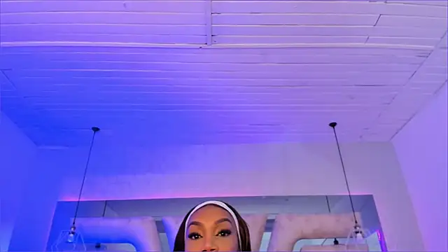 ChaynnaCooper online show from March 18, 11:09 pm