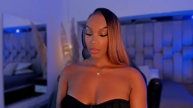 ChaynnaCooper online show from October 28, 3:43 am