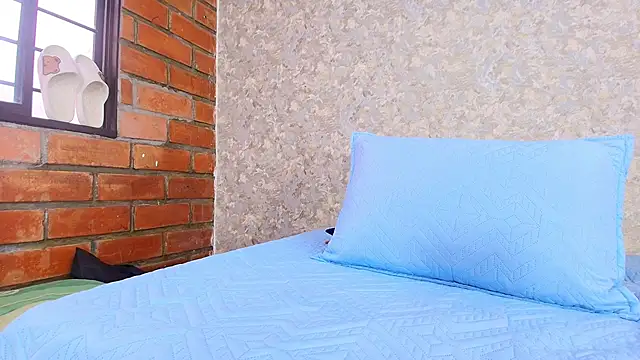 nicol f online show from October 29, 7:15 pm