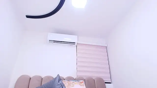 nicol f online show from December 5, 3:04 am