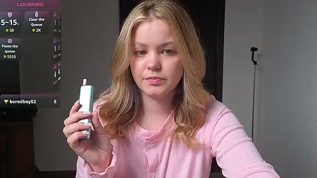 Snapshot of Milana15 chatting on June 20, 2:31 pm Milana15 online show from June 20, 2:31 pm