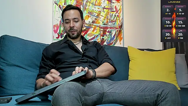 Snapshot of tommy_raym0ndg chatting on February 12, 8:18 pm tommy raym0ndg online show from February 12, 8:18 pm