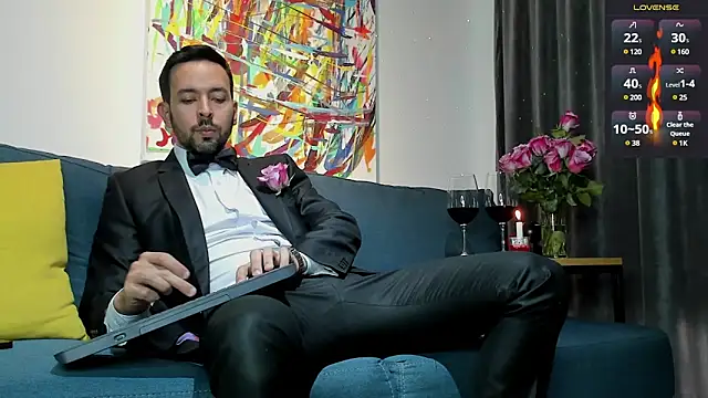 Snapshot of tommy_raym0ndg chatting on February 14, 8:15 pm tommy raym0ndg online show from February 14, 8:15 pm