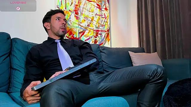 tommy raym0ndg online show from December 16, 8:14 pm