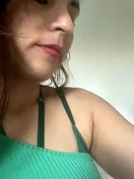 Snapshot of Chanel_shaw chatting on October 18, 3:13 pm Chanel shaw online show from October 18, 3:13 pm