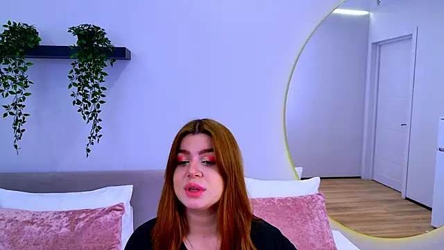 Snapshot of MelanieCarterr chatting on November 5, 4:18 pm MelanieCarterr online show from November 5, 4:18 pm