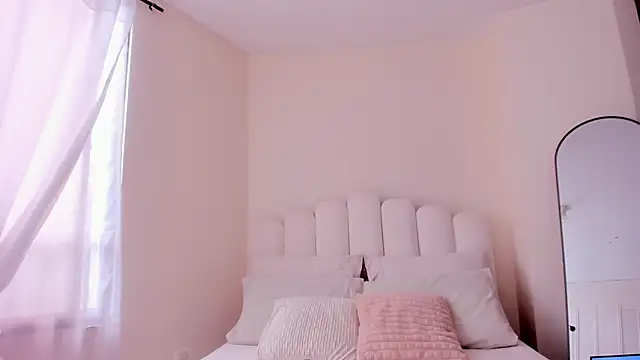 Snapshot of evely_coelloo chatting on November 6, 6:53 pm evely coelloo online show from November 6, 6:53 pm