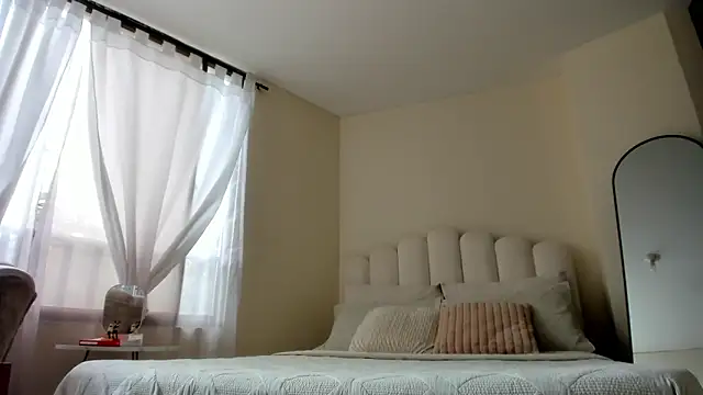 Snapshot of evely_coelloo chatting on November 11, 5:46 pm evely coelloo online show from November 11, 5:46 pm