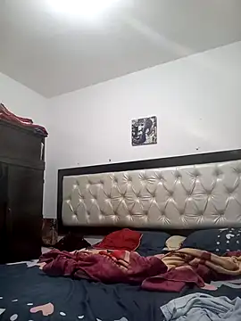 nahiarapalmer19 online show from January 3, 2:32 am