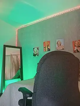 nahiarapalmer19 online show from September 28, 3:50 pm