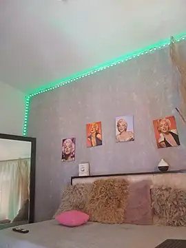 nahiarapalmer19 online show from October 25, 4:24 pm