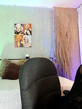 nahiarapalmer19 online show from March 22, 4:21 pm