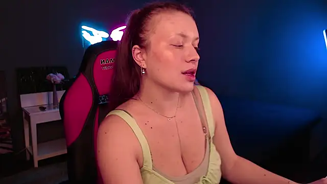 Snapshot of Ariell_Margot_ chatting on February 1, 3:50 pm Ariell Margot  online show from February 1, 3:50 pm