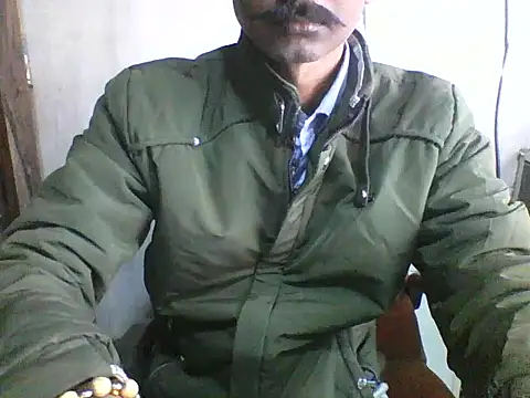 Snapshot of Desi_GfBf chatting on December 14, 8:20 am Desi GfBf online show from December 14, 8:20 am