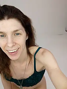 YourSuperModel online show from April 18, 9:24 am