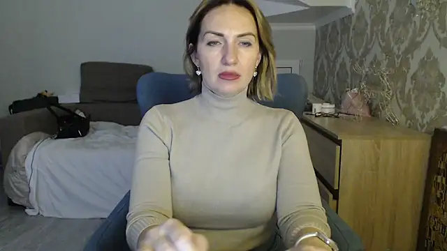 Mallinia online show from December 15, 12:53 pm