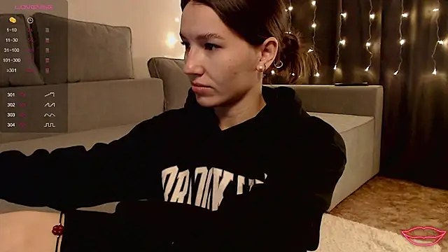 Bellla Haddid online show from May 13, 2:09 am