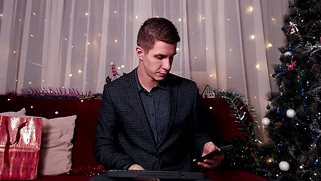 Chris Brien online show from December 25, 2:46 am