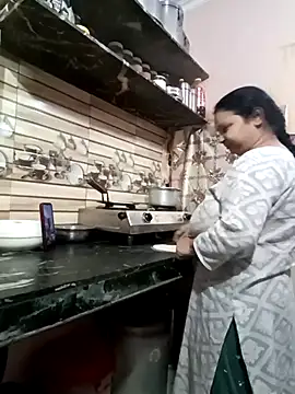 Kavya kapoor online show from March 8, 2:48 am