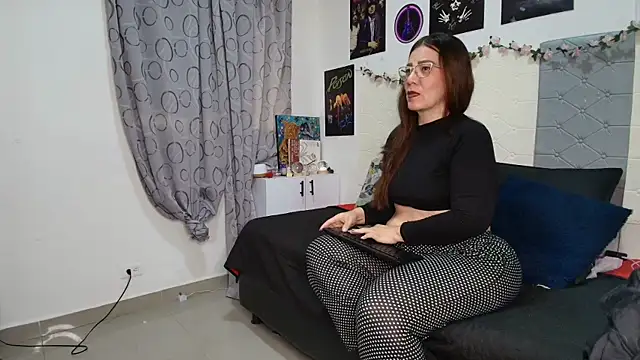 Snapshot of scarlett__morgan chatting on June 5, 2:34 pm scarlett morgan online show from June 5, 2:34 pm