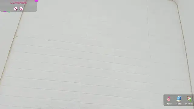 nathally roses online show from February 6, 8:45 pm