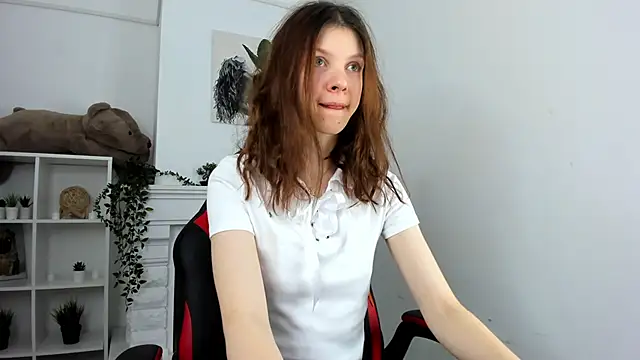 Snapshot of Baby_Evalena chatting on January 28, 5:11 am Baby Evalena online show from January 28, 5:11 am