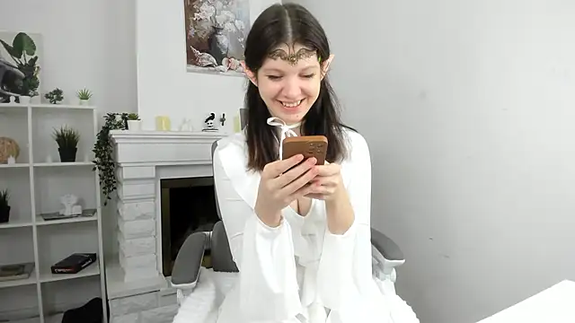 Snapshot of Baby_Evalena chatting on November 5, 5:29 am Baby Evalena online show from November 5, 5:29 am