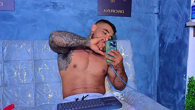 ERIC HARRISON online show from October 7, 1:58 am