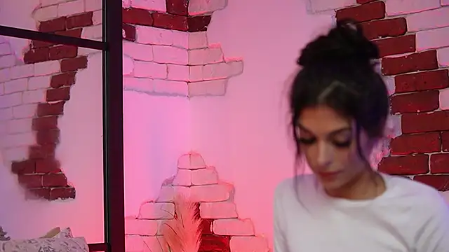 AngelinaCapri online show from December 14, 7:18 am