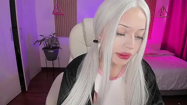 Kendall Bunnyy online show from December 14, 6:56 pm