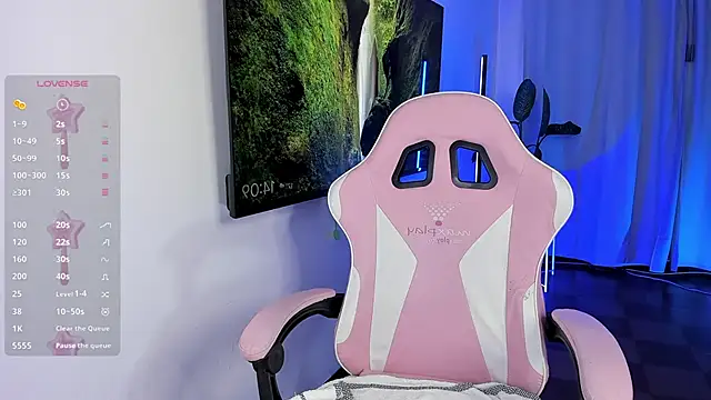 Kendall Bunnyy online show from May 26, 7:10 pm