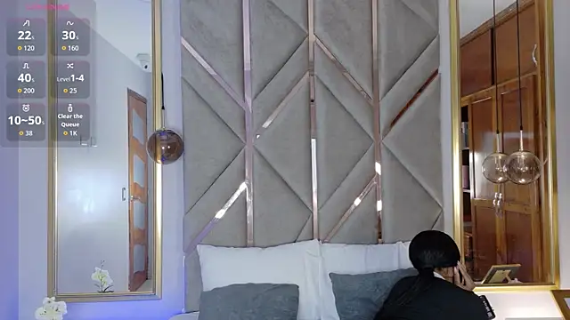 Lola King online show from October 29, 11:39 pm