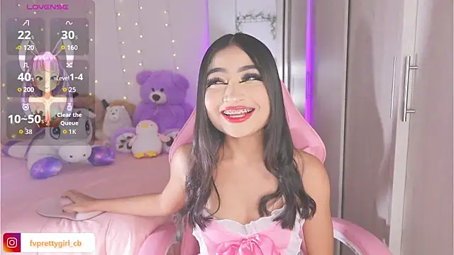 urfavprettygirl online show from October 28, 7:45 am