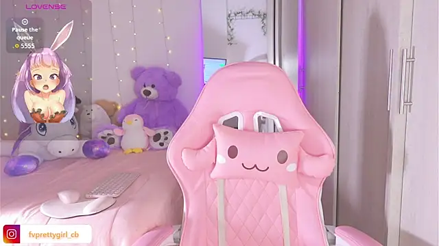 Snapshot of urfavprettygirl chatting on November 11, 6:57 am urfavprettygirl online show from November 11, 6:57 am