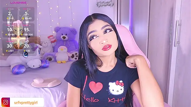Snapshot of urfavprettygirl chatting on June 15, 8:38 am urfavprettygirl online show from June 15, 8:38 am