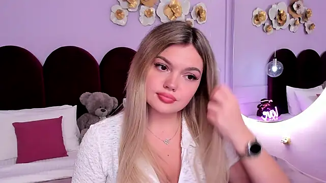 ZaraBloom online show from October 6, 3:31 pm