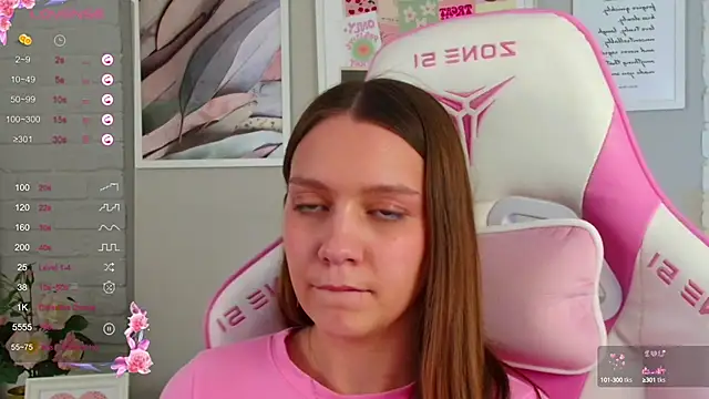 Snapshot of AliceBrayan chatting on March 6, 3:35 pm AliceBrayan online show from March 6, 3:35 pm