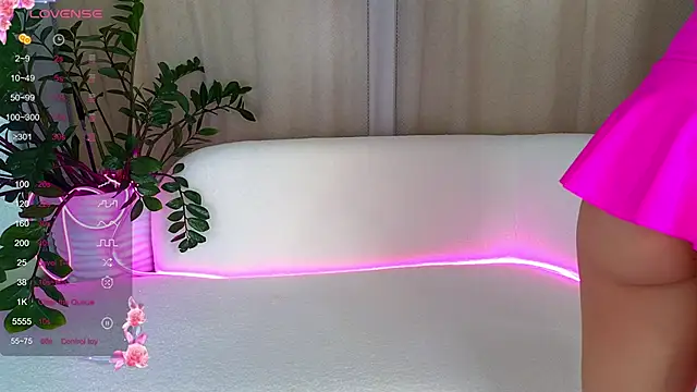 Snapshot of AliceBrayan chatting on March 22, 11:42 am AliceBrayan online show from March 22, 11:42 am