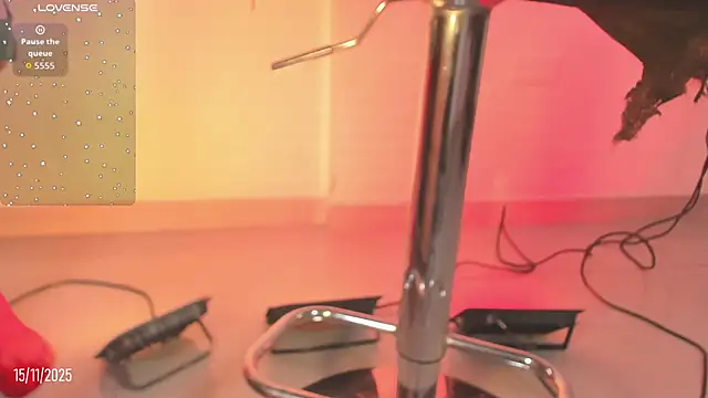 Snapshot of Sofia_Burbano chatting on November 15, 8:38 pm Sofia Burbano online show from November 15, 8:38 pm