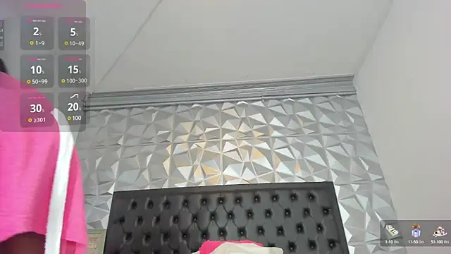 Snapshot of ebony_beckyy chatting on March 18, 1:31 pm ebony beckyy online show from March 18, 1:31 pm