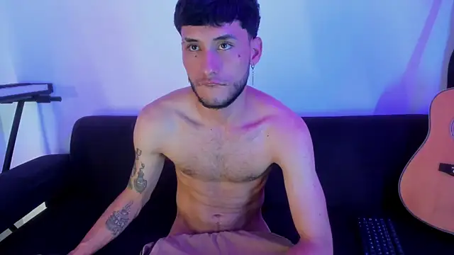 Henrikk senn online show from November 30, 10:58 pm