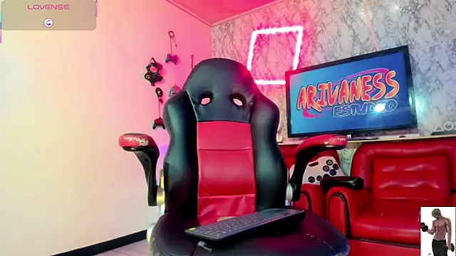 nicol gill  online show from April 8, 11:10 am