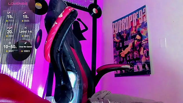 nicol gill  online show from April 23, 10:47 am