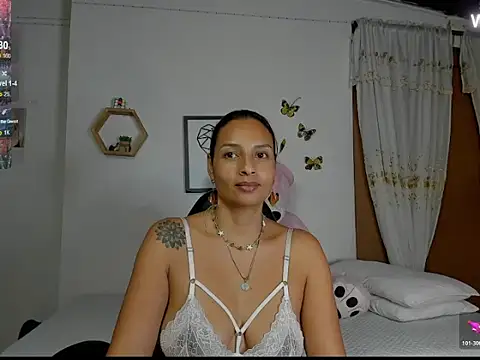 mykaelahoney online show from November 24, 4:56 am